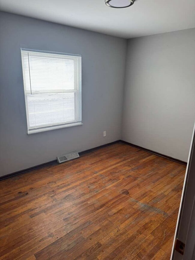 Building Photo - 6200 Flint Ave