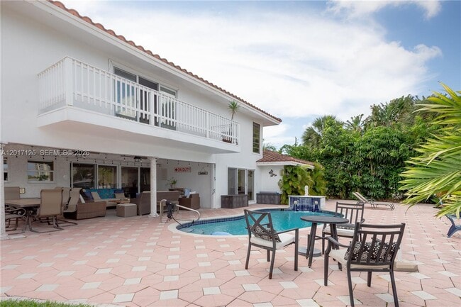 Building Photo - 2908 Bayview Dr