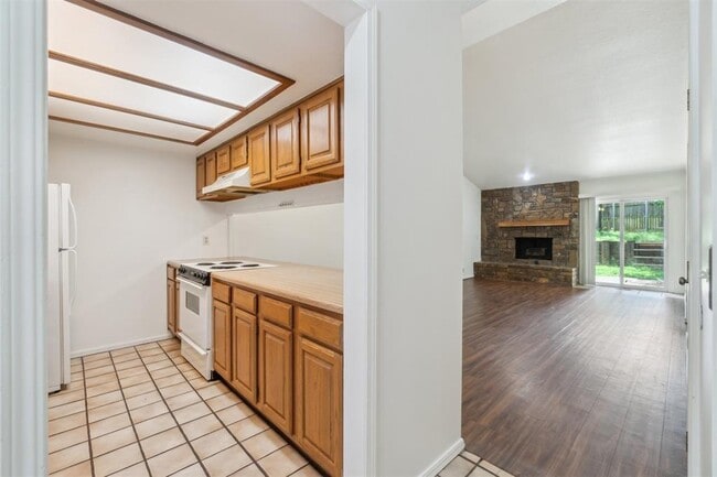 Building Photo - 727 Rockridge Cir