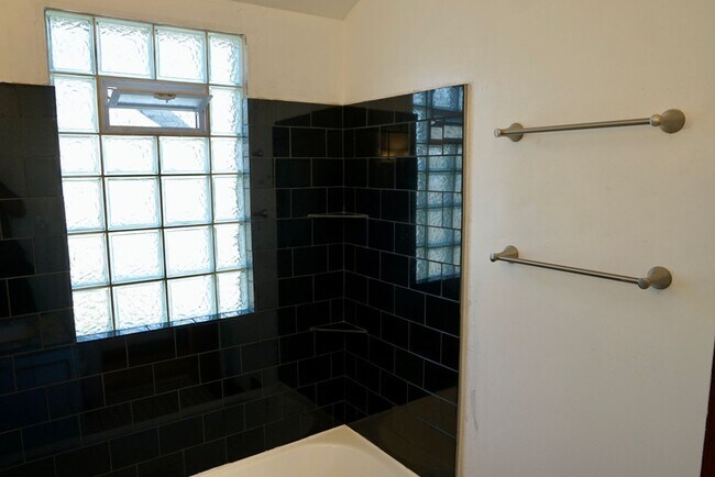 Building Photo - 3621 N 15th St