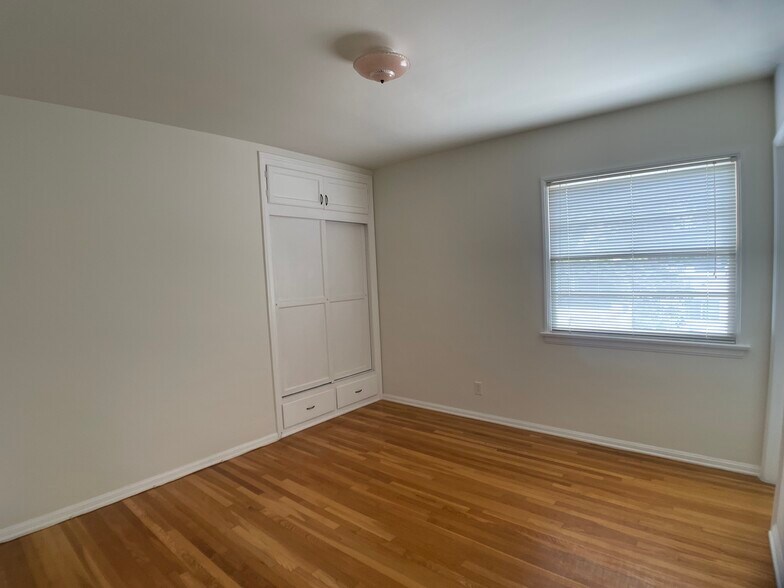 Bedroom - 1008 Euclid St