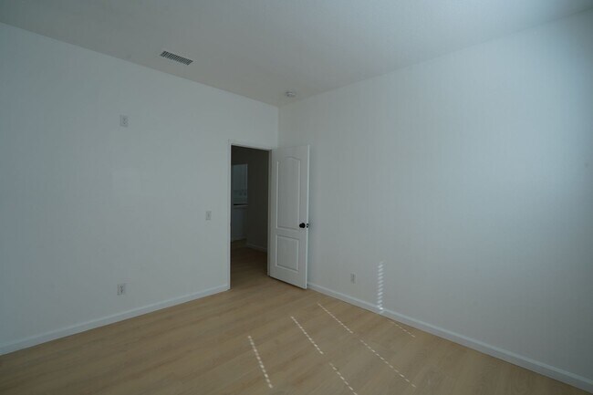 Building Photo - Beautiful 3 Bed / 2 Bath Moreno Valley Home with Garage