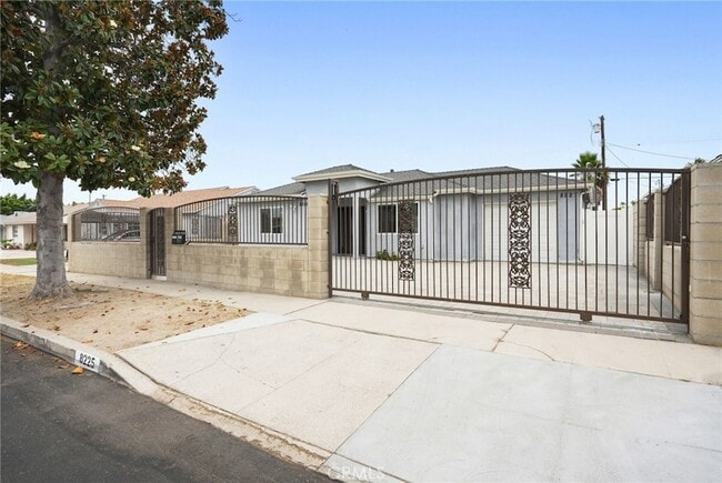 Building Photo - 8225 Ben Ave
