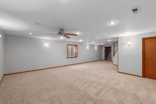 Building Photo - 11907 W Jewell St