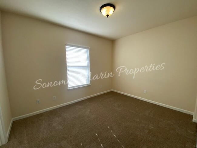 Building Photo - ~ Country Home ~ 2 Bedrooms & 2 Full Bathr...