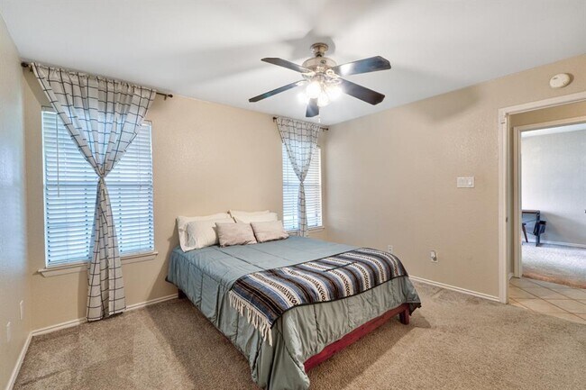 Building Photo - 1411 Gracy Farms Ln
