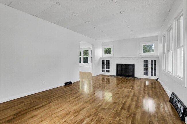 Building Photo - 2365 Stelzer Rd