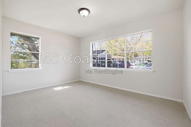 Building Photo - 16205 Seville Ct