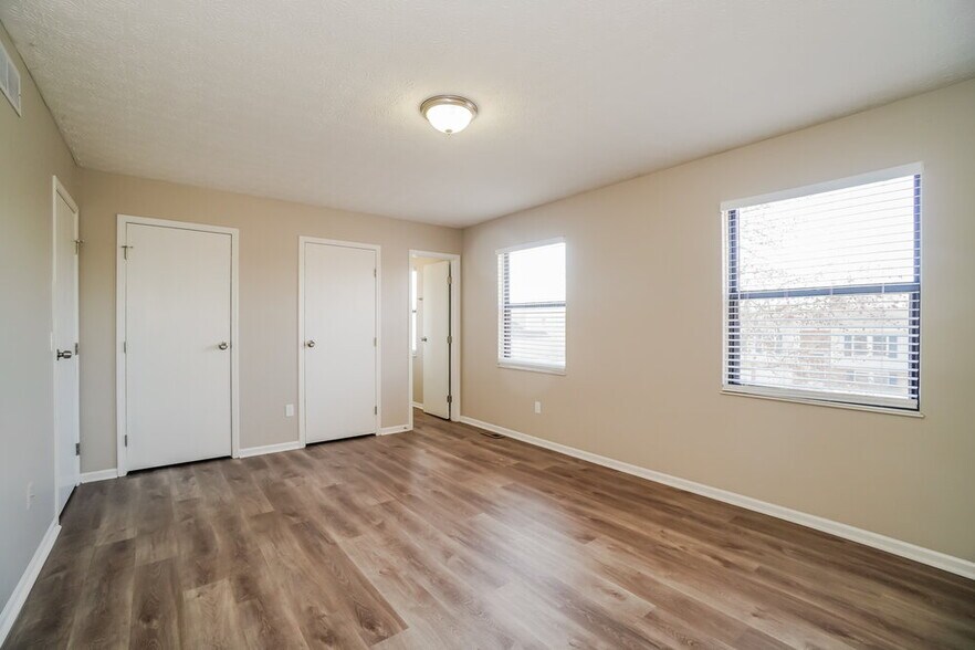 Building Photo - 224 Eastcreek Dr