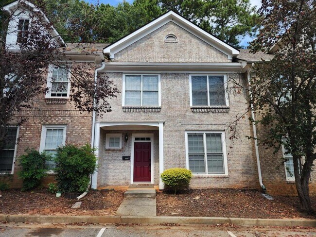 Primary Photo - 1836 Rue De Montreal