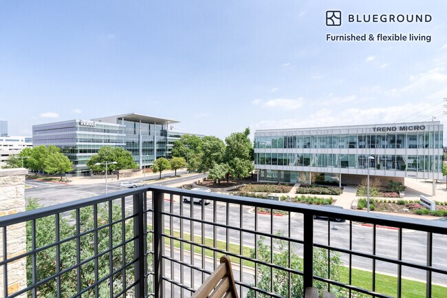 Building Photo - 3001 Esperanza Crossing