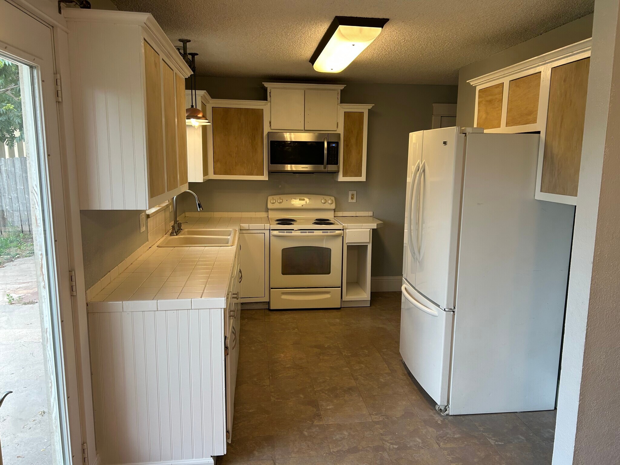 Kitchen - 632 37th Ave