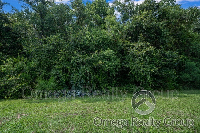 Building Photo - 3020 Barlett Dr