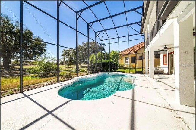 Building Photo - 2301 Roat Dr