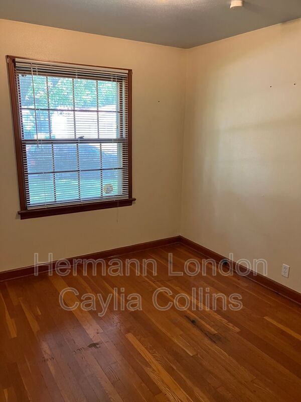 Building Photo - 10514 Anson Dr