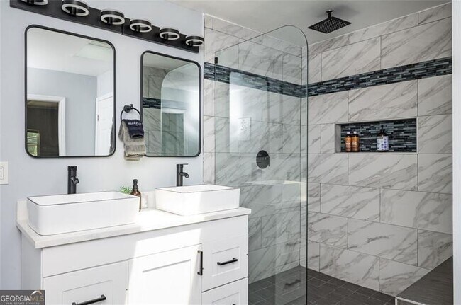 Building Photo - 1778 Flintwood Dr SE