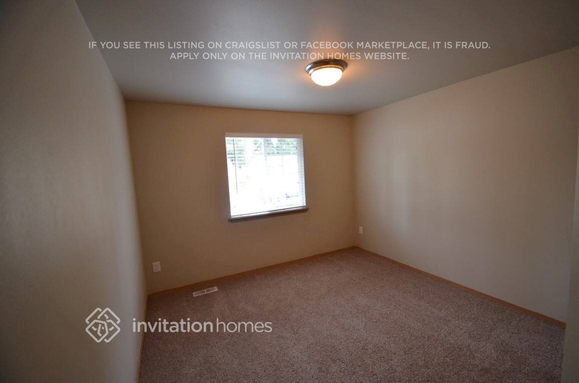 Building Photo - 4200 176th Pl NE