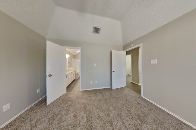 Building Photo - 2007 Barronett Bend