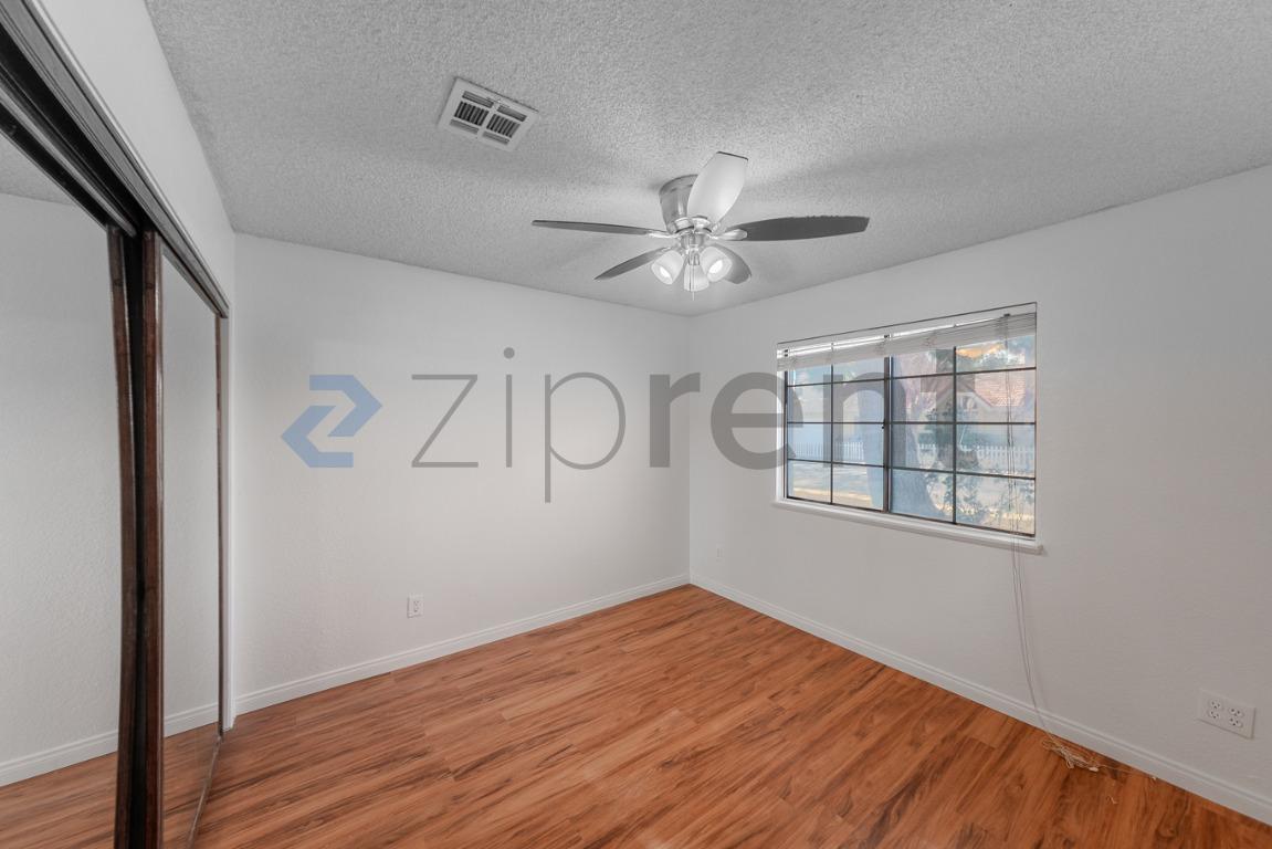 Building Photo - 5327 Meredith Ave