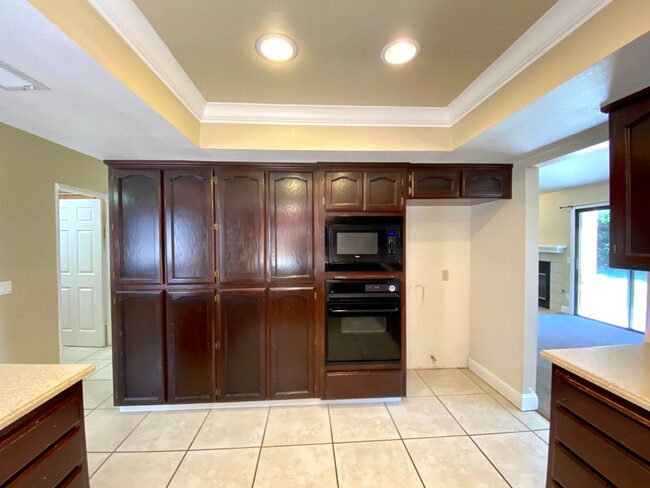 Building Photo - $2,295.00-  3 Bedroom Bullard & Fowler, Cl...