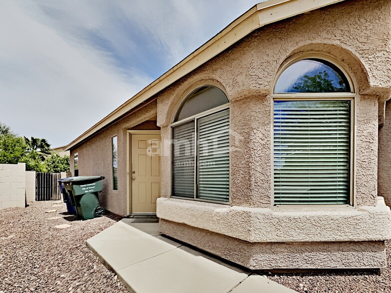 Building Photo - 4249 E Cholla Desert Trl