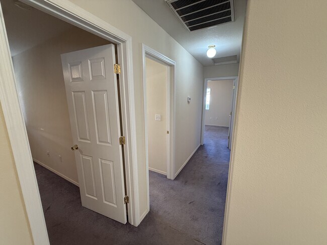 Building Photo - 991 Terrace Dr