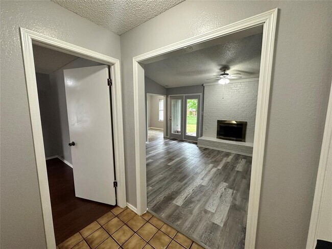 Building Photo - 3628 Peregrine Dr