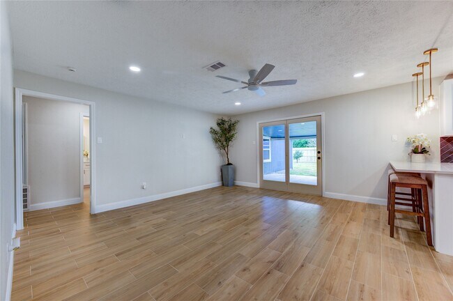 Building Photo - 3538 Truxton Dr