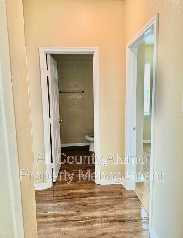 Building Photo - 12818 Cedarcreek Trl