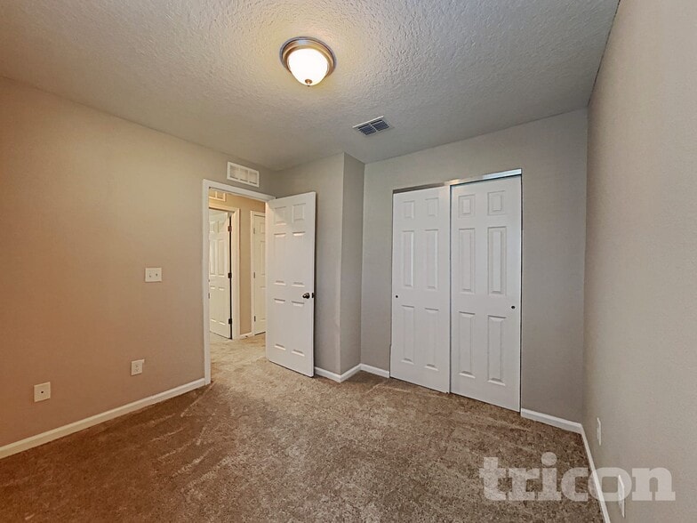 Building Photo - 1354 Sarahs Landing Dr