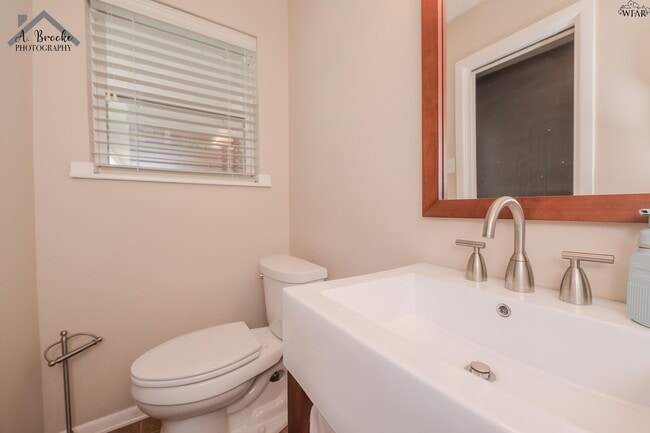 Building Photo - 4306 Briar Cliff Dr