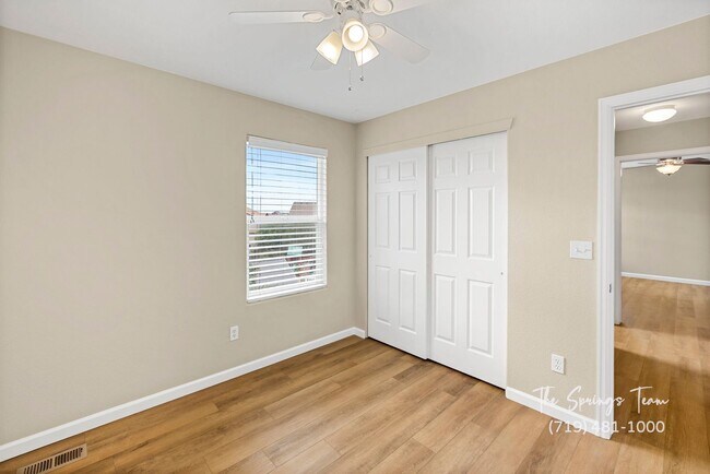 Building Photo - CHARMING, RECENTLY REMODELED 3BD HOME w/ E...
