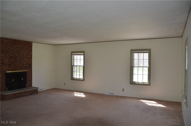 Building Photo - 7465 Valerie Ln