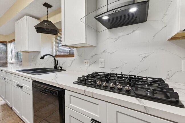 Building Photo - Bear Creek South