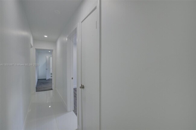 Building Photo - 1801 N 54th Ave