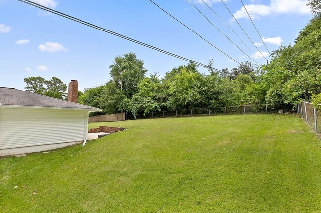 Building Photo - Charming 3BR Home on a Quiet Cul-de-Sac with Large Fenced Yard