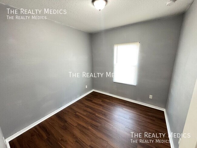 Building Photo - 1999 Marshall St