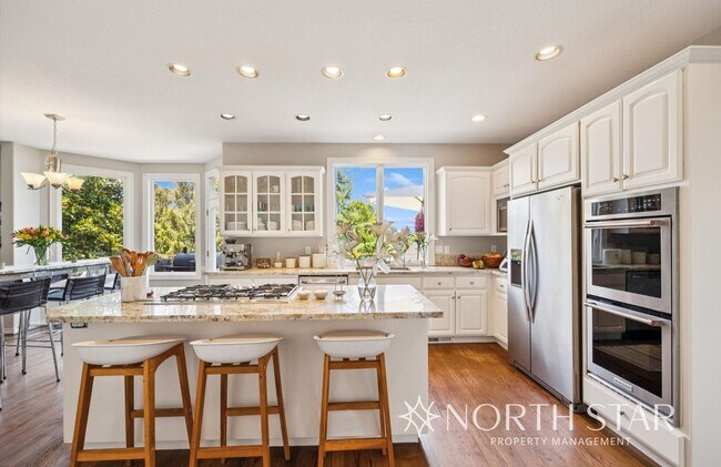 Building Photo - Beautiful Home with Mountain Views in the ...