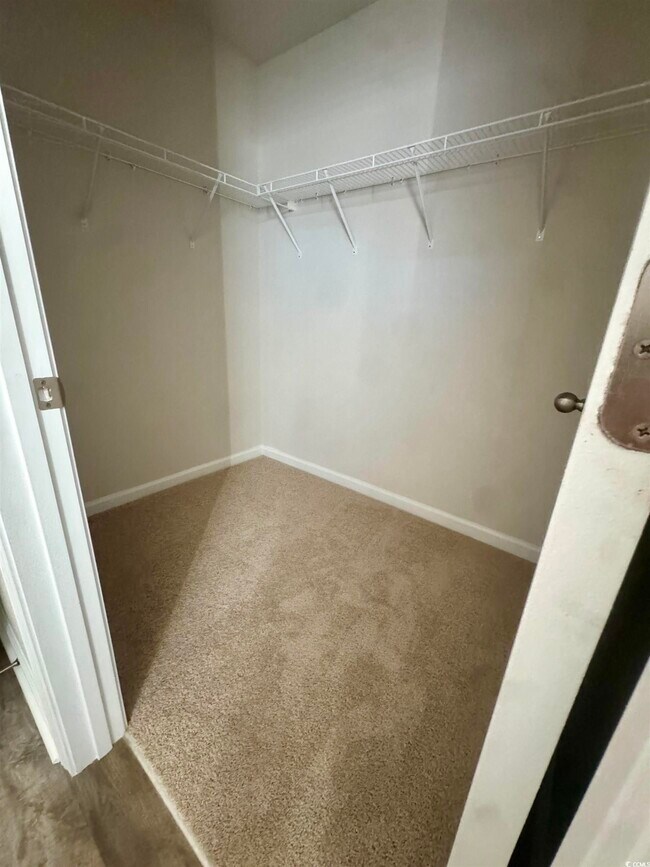 Building Photo - 390 Acosta Cir