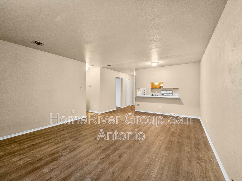 Building Photo - 529 Dukeway