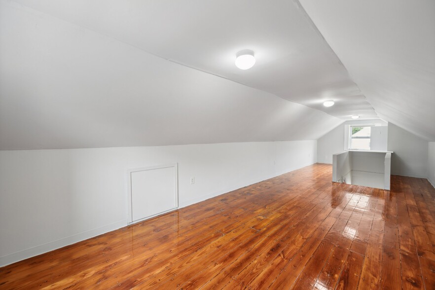 Building Photo - 4504 Guilford Rd