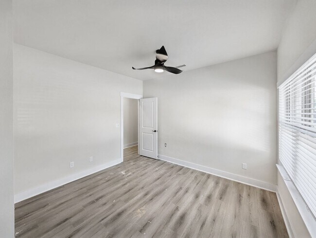 Building Photo - 284 Stoneykirk Dr