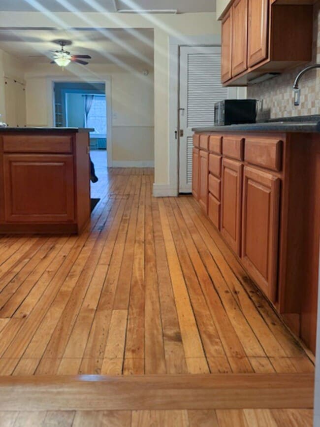 Building Photo - 30-32 Sherman St - Lakefront Living, Right in the Heart of Burlington