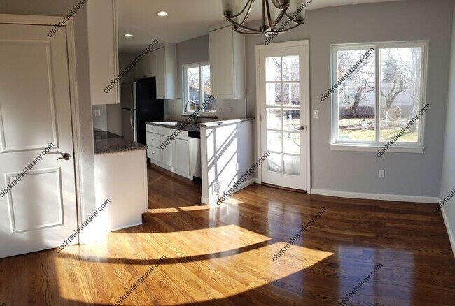Building Photo - Old Southwest Reno home 3 Bed 2 Bath 1 car...