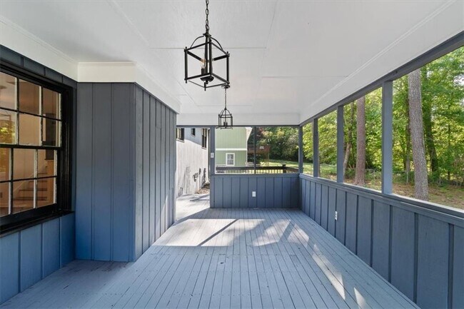Building Photo - 1129 Pinehurst Rd