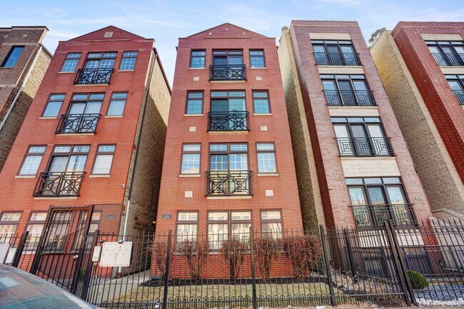 Building Photo - 2351 W Harrison St