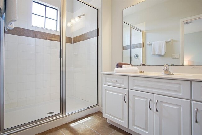 Building Photo - 2545 Rosemont Cir