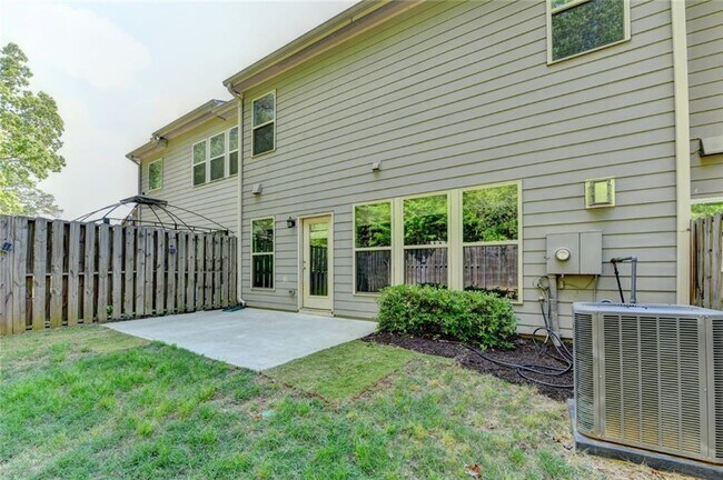 Building Photo - 7245 Heritage Oak Ct