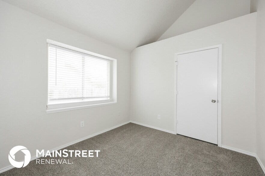Building Photo - 910 Ragland Dr