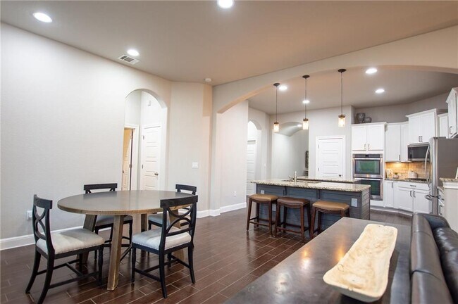 Building Photo - 22521 Rock Wren